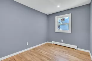 85 Hawthorne St, Selden, NY 11784 - Photo 17