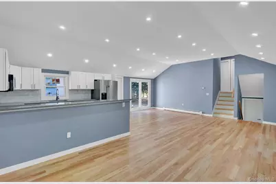 85 Hawthorne Street, Selden, NY 11784 - Photo 5