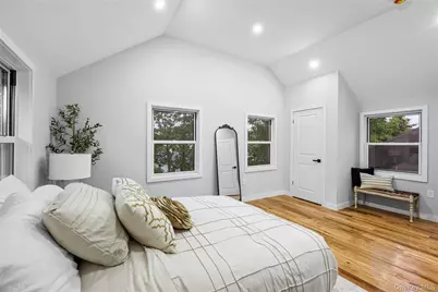 19 Westside Avenue, Bay Shore, NY 11706 - Photo 21