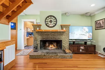 115 Cedar Avenue, Patchogue, NY 11772 - Photo 7