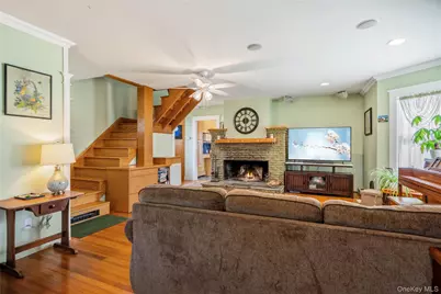 115 Cedar Avenue, Patchogue, NY 11772 - Photo 5