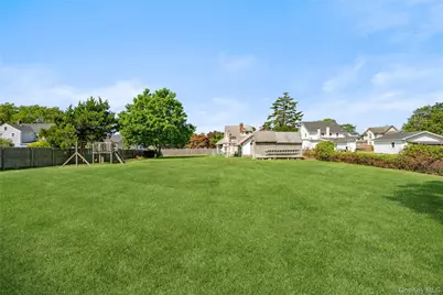 115 Cedar Avenue, Patchogue, NY 11772 - Photo 19