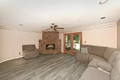 8 Foothill Lane, East Northport, NY 11731 - Photo 17