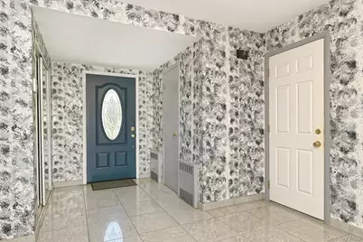 8 Foothill Lane, East Northport, NY 11731 - Photo 5