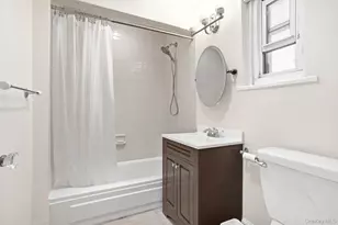 910 Stuart Ave, Mamaroneck, NY 10543 - Photo 15