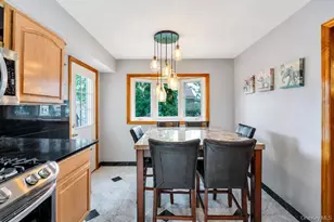372 Hungry Harbor Rd, Valley Stream, NY 11581 - Photo 9