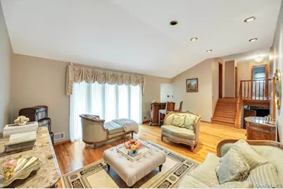 372 Hungry Harbor Road, Valley Stream, NY 11581 - Photo 5