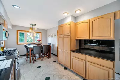 372 Hungry Harbor Road, Valley Stream, NY 11581 - Photo 7