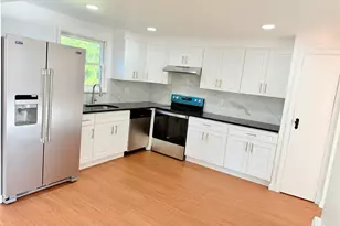 27 Wedgewood Dr, Coram, NY 11727 - Photo 9