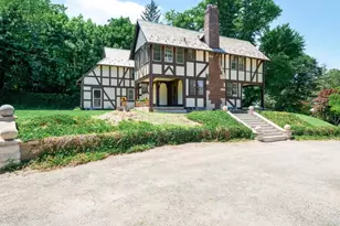 51 Crescent Rd, Port Washington, NY 11050 - Photo 3