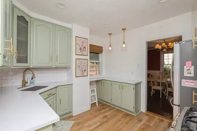 110 Yale Street, Williston Park, NY 11596 - Photo 9