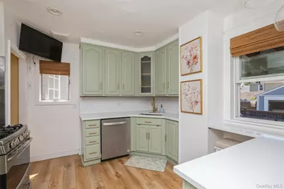 110 Yale Street, Williston Park, NY 11596 - Photo 7