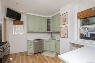 110 Yale St, Williston Park, NY 11596 - Photo 7