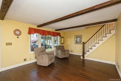 110 Yale Street, Williston Park, NY 11596 - Photo 5