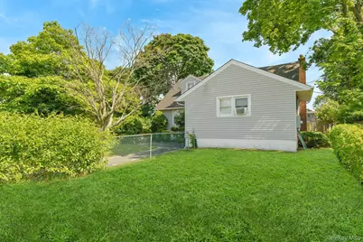 733 14th Street, West Babylon, NY 11704 - Photo 33