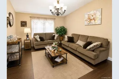 2 Comet Road, Selden, NY 11784 - Photo 3