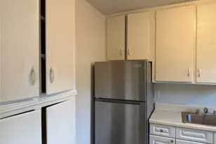 21 Lawrence Dr, White Plains, NY 10603 - Photo 3