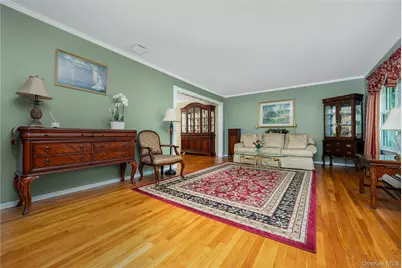 28 Cygnet Drive, Smithtown, NY 11787 - Photo 5