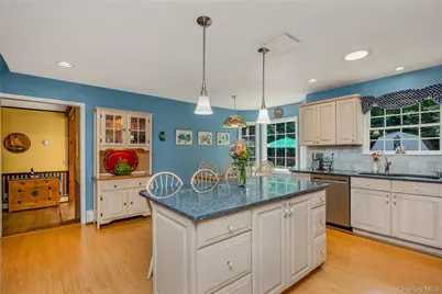 28 Cygnet Drive, Smithtown, NY 11787 - Photo 13
