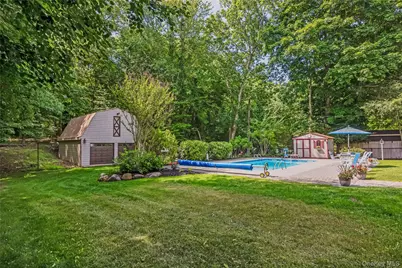 28 Cygnet Drive, Smithtown, NY 11787 - Photo 33