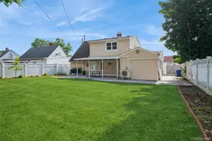 14 Tailor Ln, Levittown, NY 11756 - Photo 13