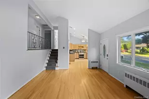 21 Via Continental, Huntington Station, NY 11746 - Photo 5
