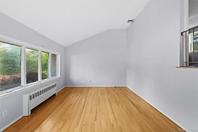 21 Via Continental, Huntington Station, NY 11746 - Photo 3