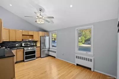 21 Via Continental, Huntington Station, NY 11746 - Photo 7
