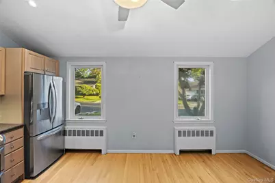 21 Via Continental, Huntington Station, NY 11746 - Photo 9