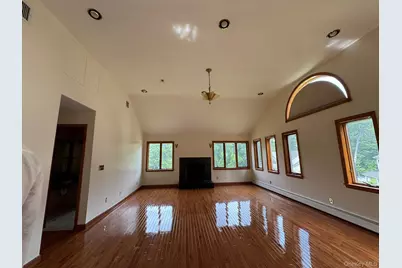 227 Beverly Road, Huntington Station, NY 11746 - Photo 9