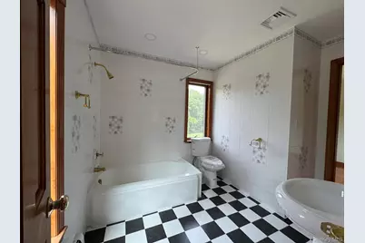 227 Beverly Road, Huntington Station, NY 11746 - Photo 5