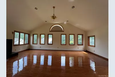227 Beverly Road, Huntington Station, NY 11746 - Photo 35
