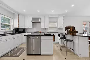 73-47 185th St, Fresh Meadows, NY 11366 - Photo 11