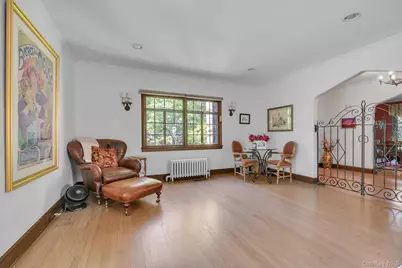 68 Beverly Road, Great Neck, NY 11021 - Photo 5