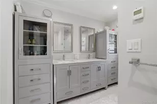 1533 Lowell Ave, New Hyde Park, NY 11040 - Photo 33