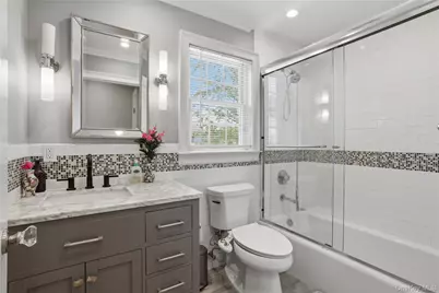1533 Lowell Avenue, New Hyde Park, NY 11040 - Photo 37