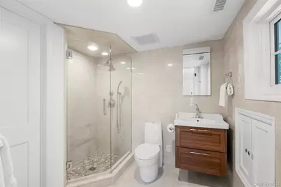 125 Saxon Woods Road, White Plains, NY 10605 - Photo 19