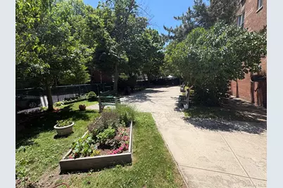 67-50 Thornton Pl #2U, Forest Hills, NY 11375 - Photo 9
