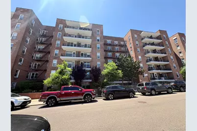 67-50 Thornton Pl #2U, Forest Hills, NY 11375 - Photo 1