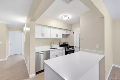 1175 Washington Green, New Windsor, NY 12553 - Photo 7