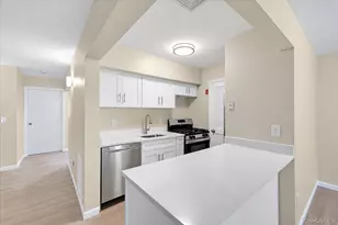 1175 Washington Green, New Windsor, NY 12553 - Photo 7
