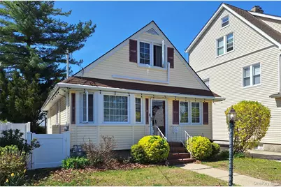 184 E Chester Street, Valley Stream, NY 11580 - Photo 3