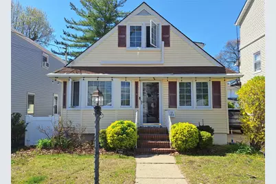 184 E Chester Street, Valley Stream, NY 11580 - Photo 1