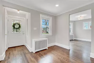 31 Carol St, Lynbrook, NY 11563 - Photo 3