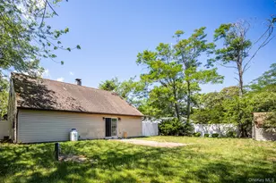 215 Avondale Dr, Centereach, NY 11720 - Photo 17