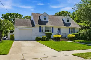 1 Dogwood St, Farmingdale, NY 11735 - Photo 3
