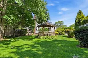 1 Dogwood St, Farmingdale, NY 11735 - Photo 7