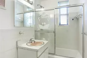 488 Ocean Pkwy, Brooklyn, NY 11218 - Photo 9
