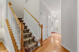 731 Huntington Dr, Fishkill, NY 12524 - Photo 5