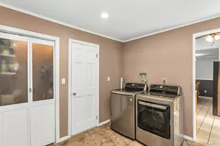 173 N Kings Ave, Massapequa, NY 11758 - Photo 23